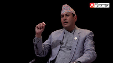 निजामती विधेयकको प्रतिवेदनमा समिति सभापति खतिवडाले हस्ताक्षर नगरेका हुन् ? 